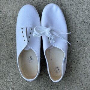 NWT Javer white sneakers